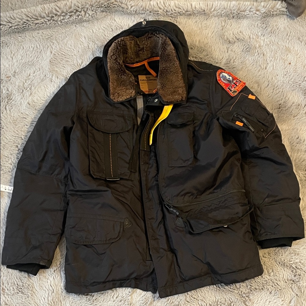 Parajumpers Black Jacket with Fur Collar Men’s Medium